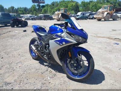 2015 YAMAHA YZFR3
