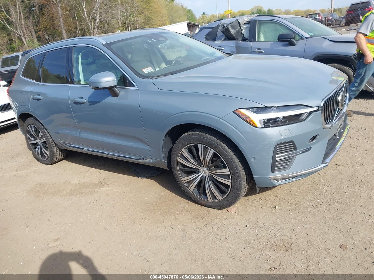 YV4L12RL7N1****** · 2022 VOLVO XC60 B5 INSCRIPTION