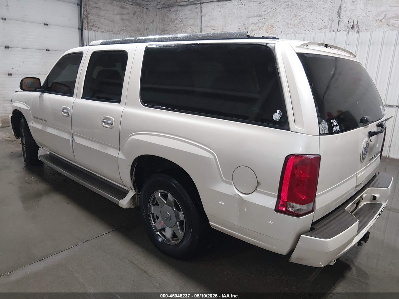 2005 CADILLAC ESCALADE ESV   · 3/11