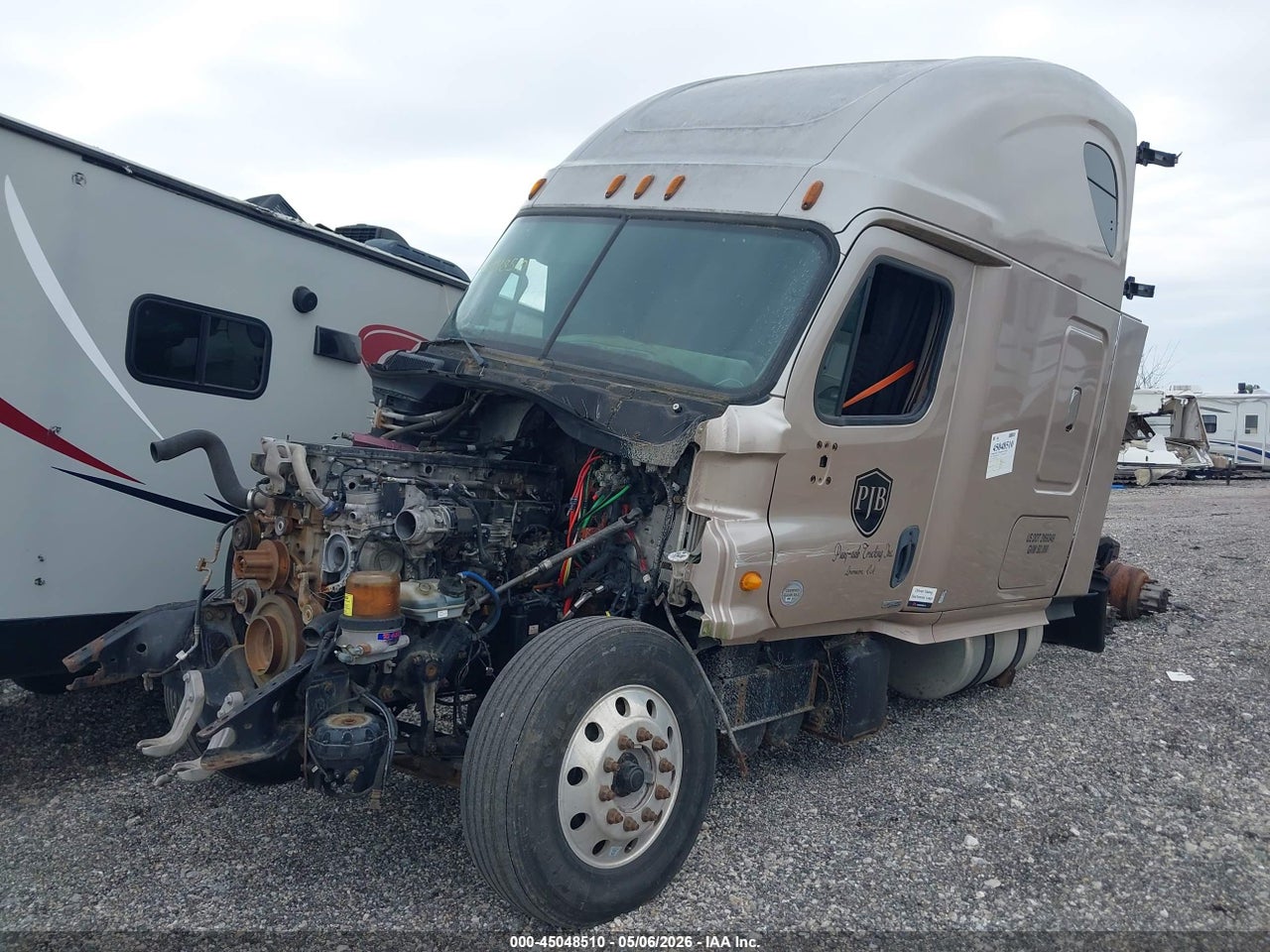 2014 FREIGHTLINER CASCADIA 125 · 2/4