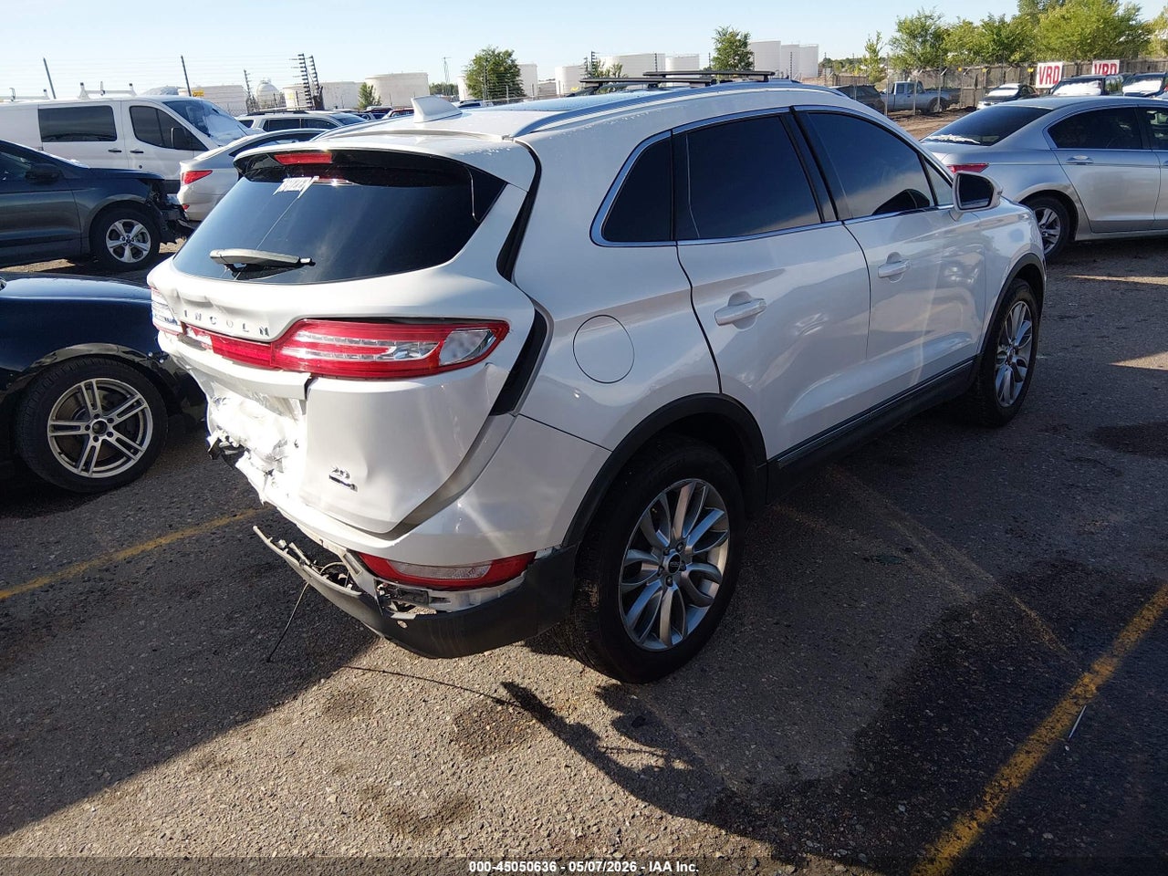 2015 LINCOLN MKC · 4/11