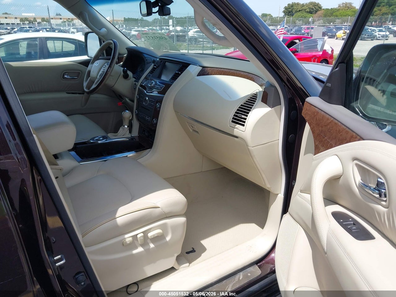 2015 INFINITI QX80 · 5/11
