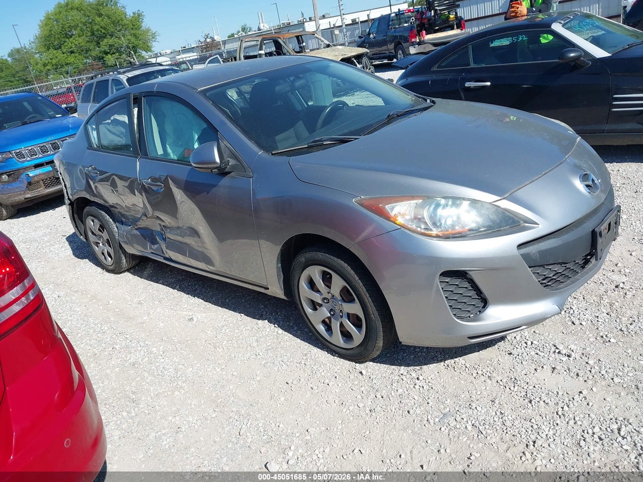 JM1BL1U75D1****** · 2013 MAZDA MAZDA3 I SPORT