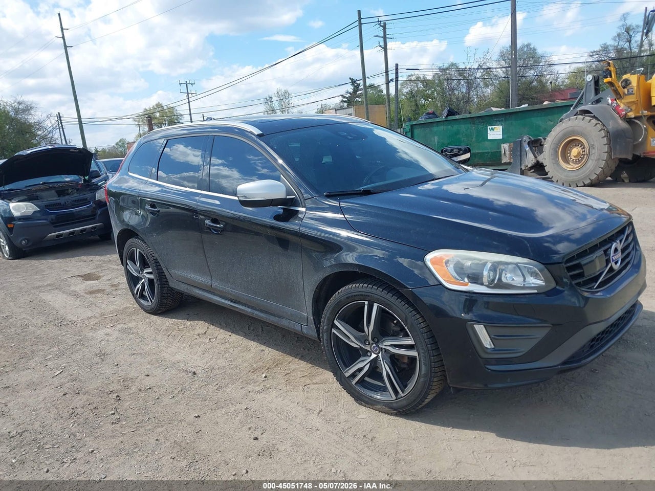 YV449MRS8H2****** · 2017 VOLVO XC60 T6 R-DESIGN