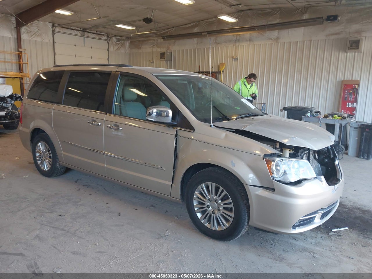 2C4RC1CG3FR****** · 2015 CHRYSLER TOWN &amp; COUNTRY TOURING-L