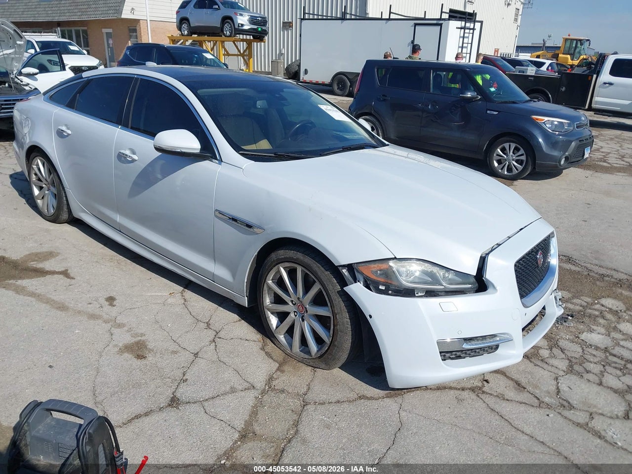 SAJWA1C73G8****** · 2016 JAGUAR XJ R-SPORT