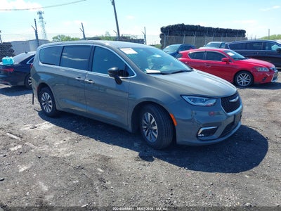 2C4RC1S76SR****** · 2025 CHRYSLER PACIFICA HYBRID SELECT