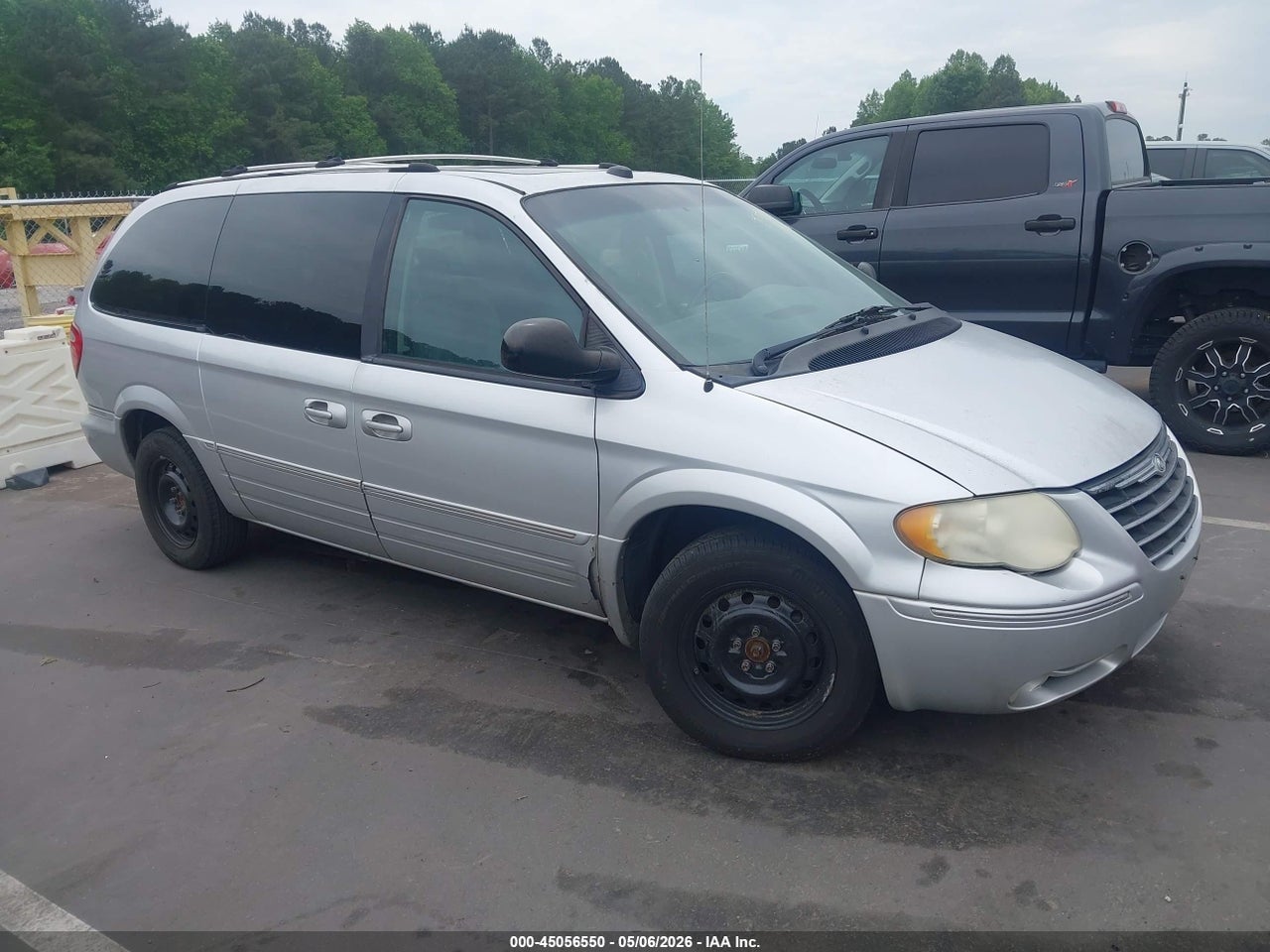 2C4GP64L55R****** · 2005 CHRYSLER TOWN &amp; COUNTRY LIMITED