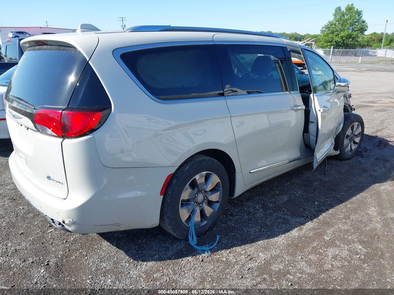 2019 CHRYSLER PACIFICA HYBRID LIMITED · 4/11