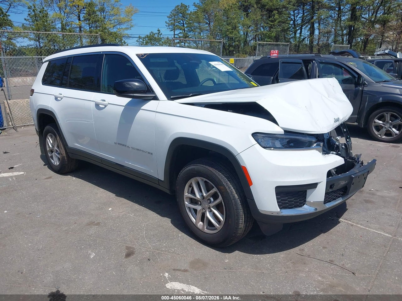 1C4RJKAG6S8****** · 2025 JEEP GRAND CHEROKEE L LAREDO X 4X4