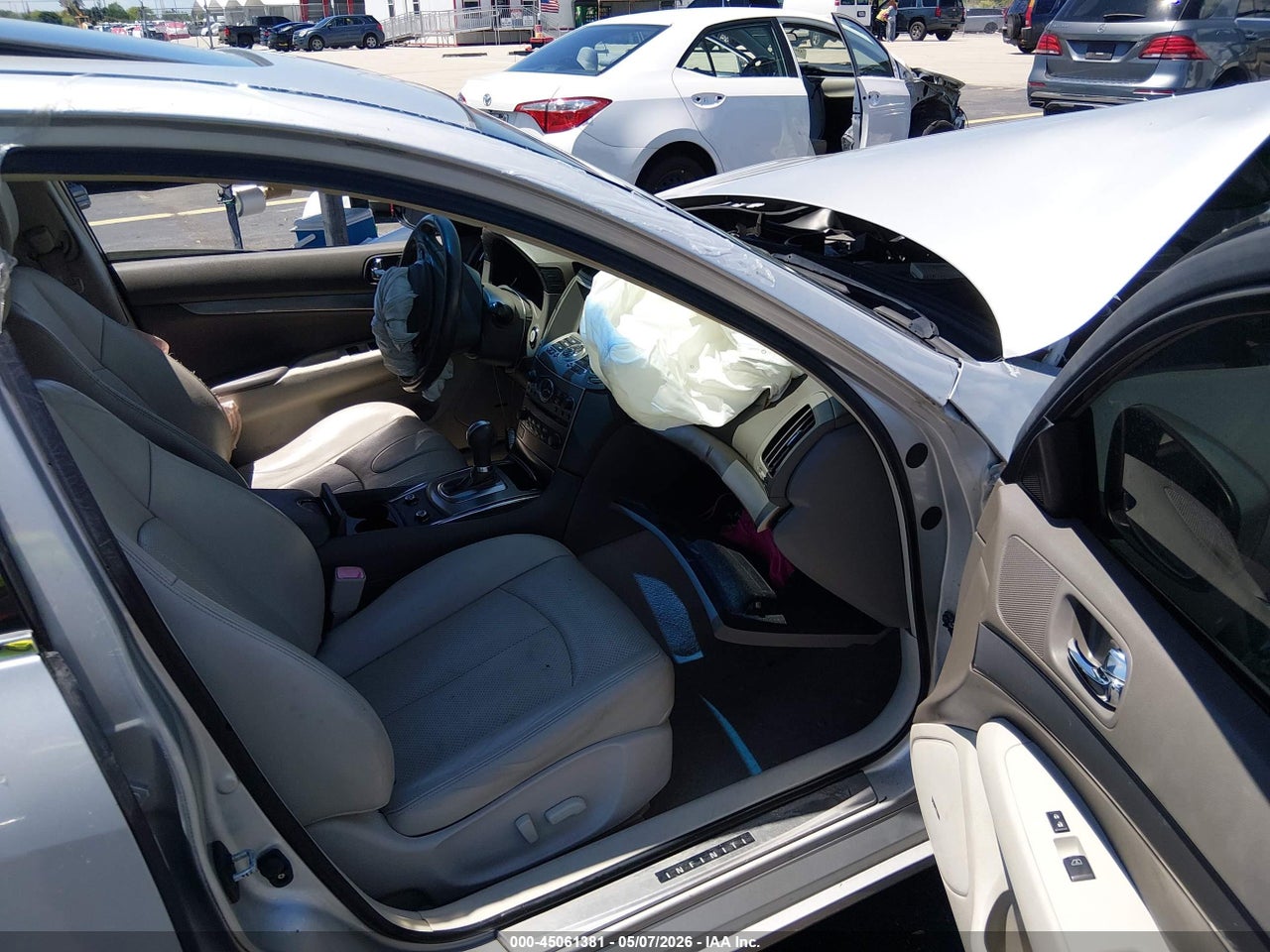 2015 INFINITI Q40 · 5/11