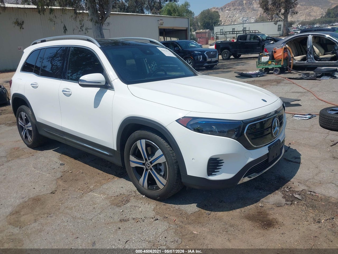 W1N9M0KB5PN****** · 2023 MERCEDES-BENZ EQB 300 SUV 4MATIC
