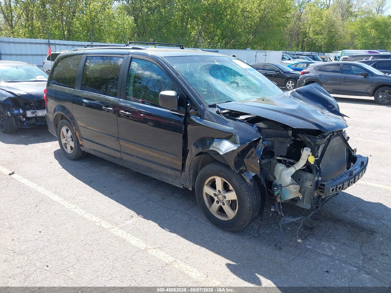 2D4RN5DG6BR****** · 2011 DODGE GRAND CARAVAN CREW