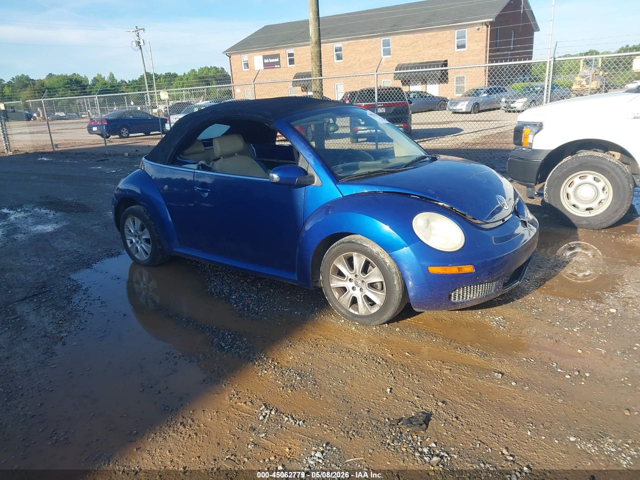 3VWPF31Y88M****** · 2008 VOLKSWAGEN NEW BEETLE S