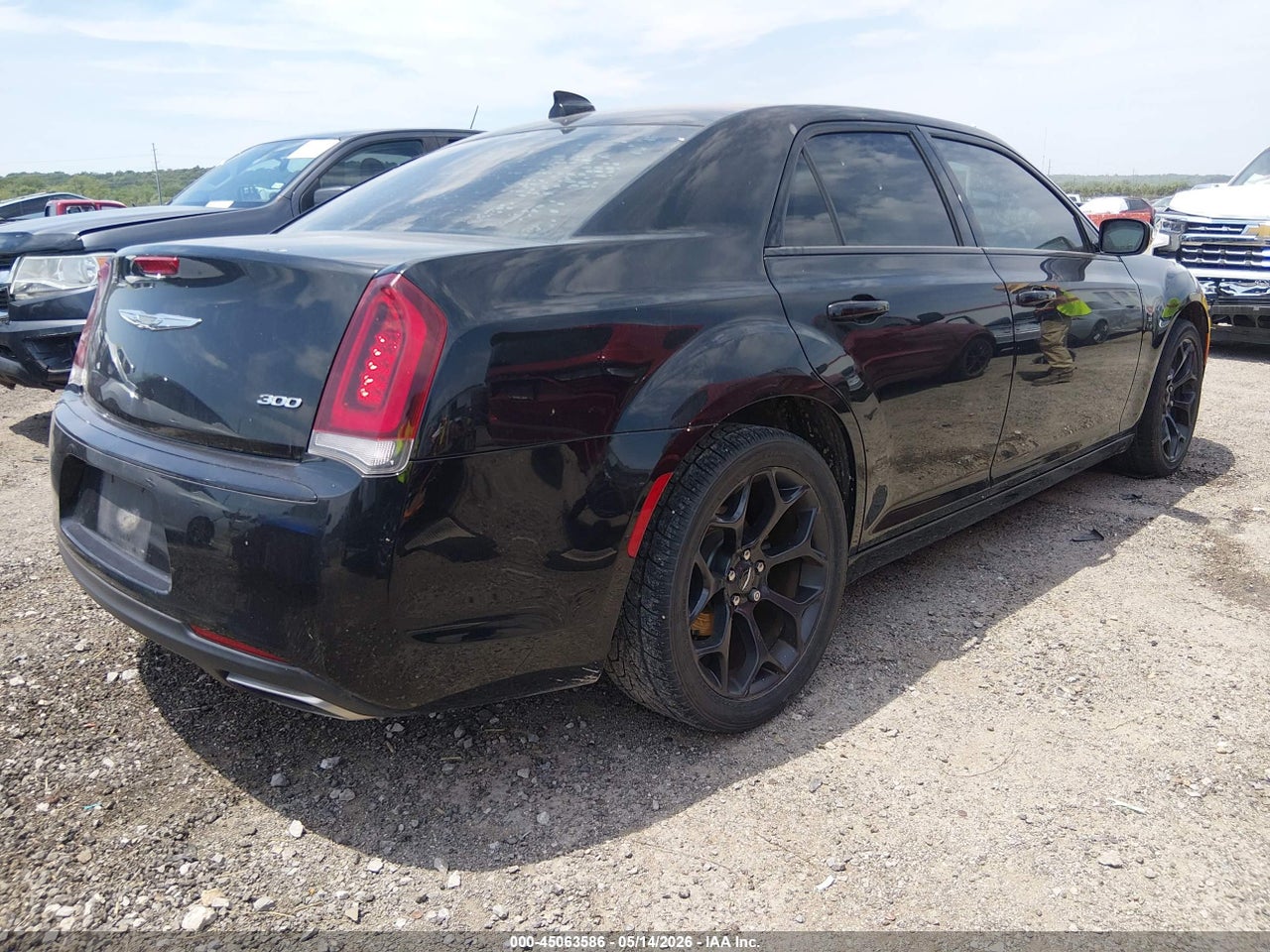 2020 CHRYSLER 300 TOURING · 4/11
