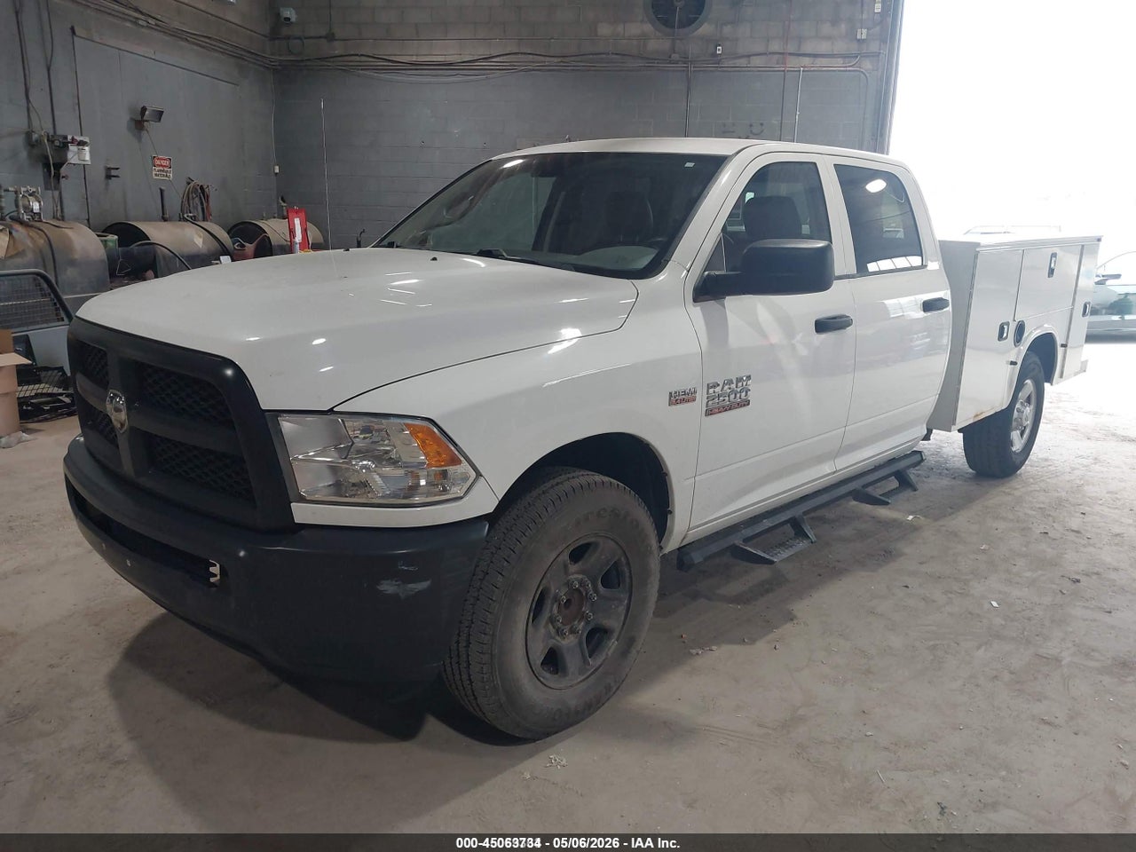 2017 RAM 2500 TRADESMAN  4X2 8' BOX · 2/11