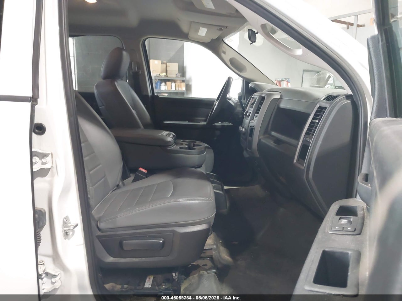 2017 RAM 2500 TRADESMAN  4X2 8' BOX · 5/11
