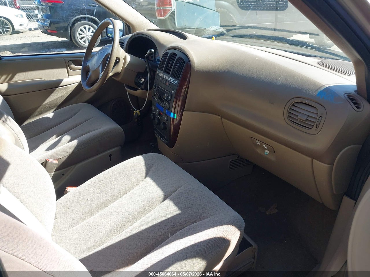 2002 CHRYSLER TOWN &amp; COUNTRY LX · 5/11