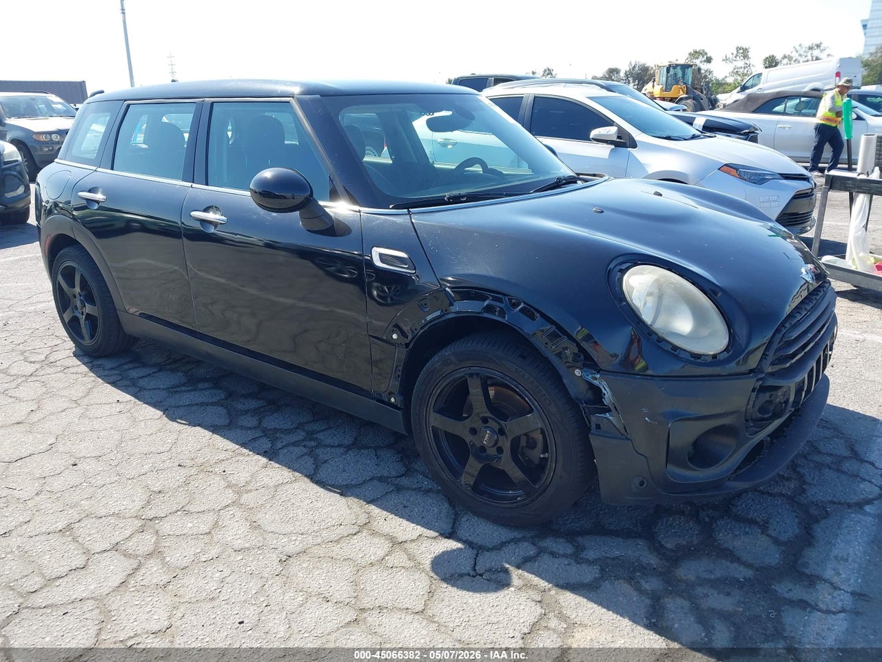 WMWLN5C58G2****** · 2016 MINI CLUBMAN COOPER
