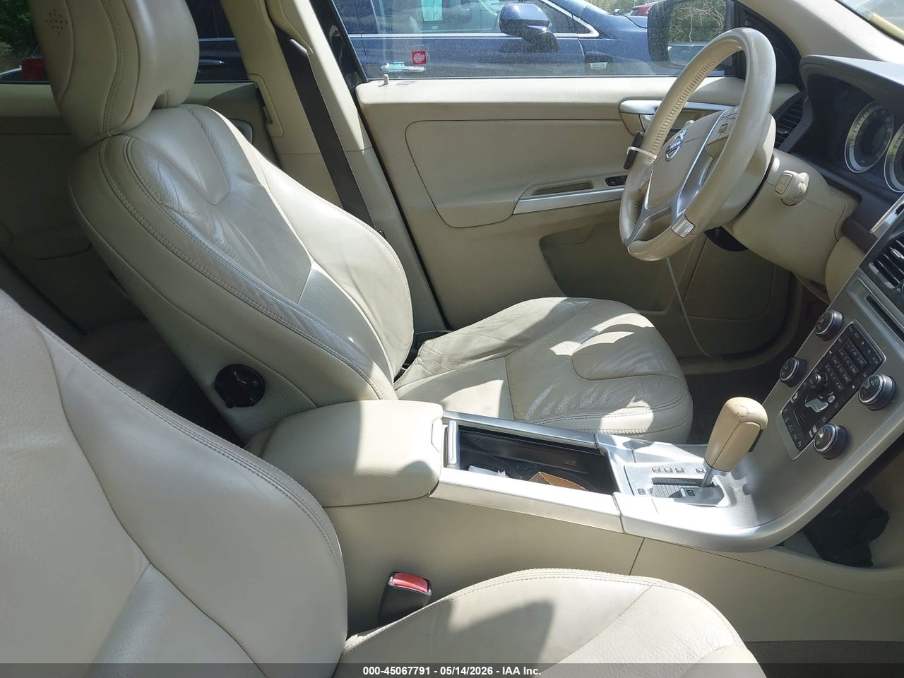2011 VOLVO XC60 3.2 · 5/11