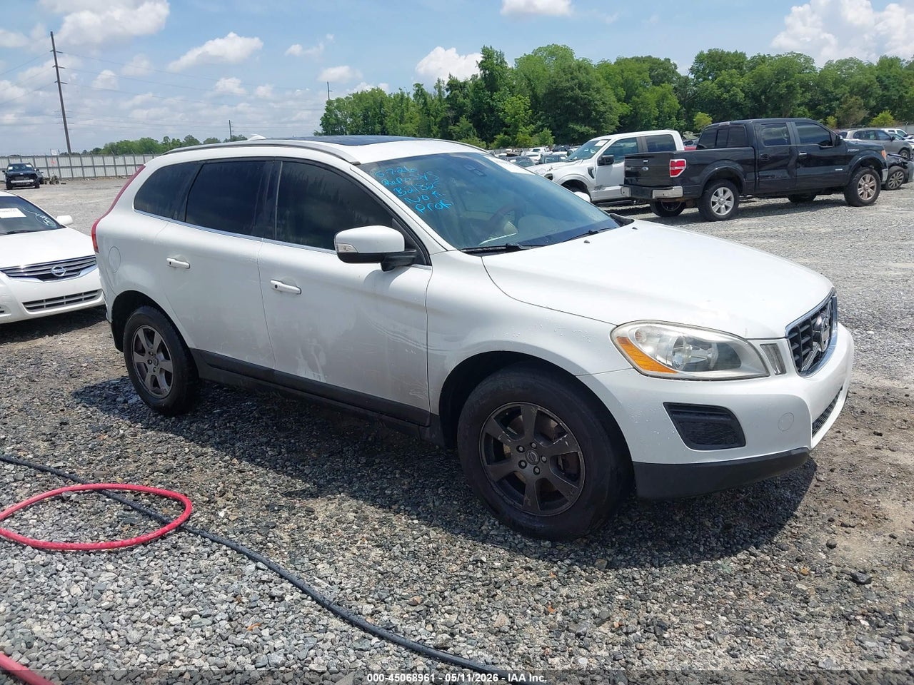 YV4952DL6B2****** · 2011 VOLVO XC60 3.2