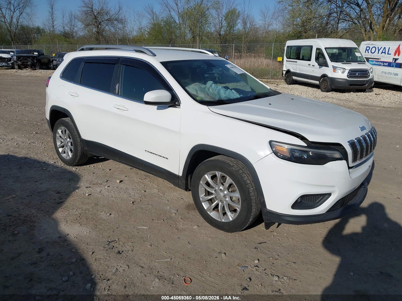 1C4PJLCB8KD****** · 2019 JEEP CHEROKEE LATITUDE FWD