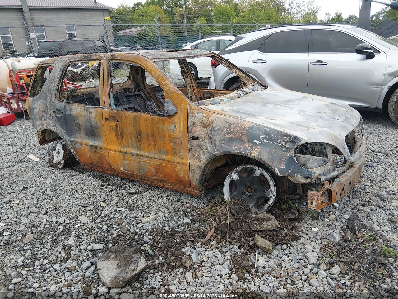 4JGAB54E9YA****** · 2000 MERCEDES-BENZ ML 320