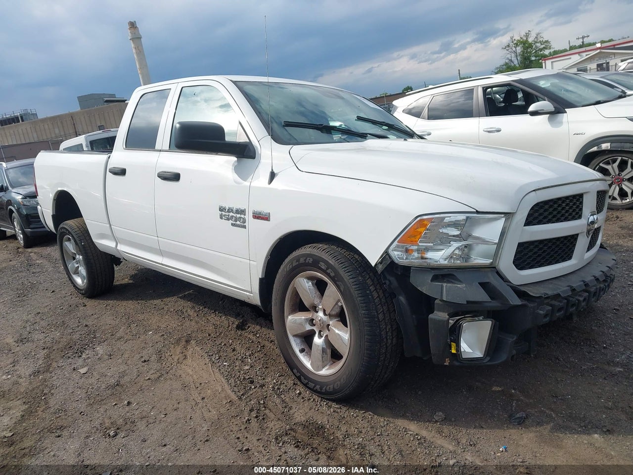 1C6RR7FT0KS****** · 2019 RAM 1500 CLASSIC EXPRESS  4X4 6'4 BOX