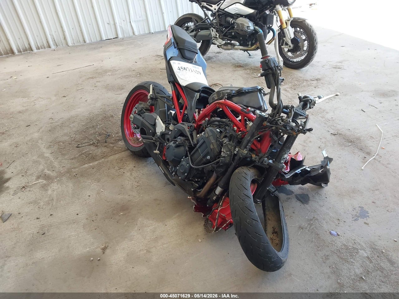 ML5ZRDF17RD****** · 2024 KAWASAKI ZR900 F