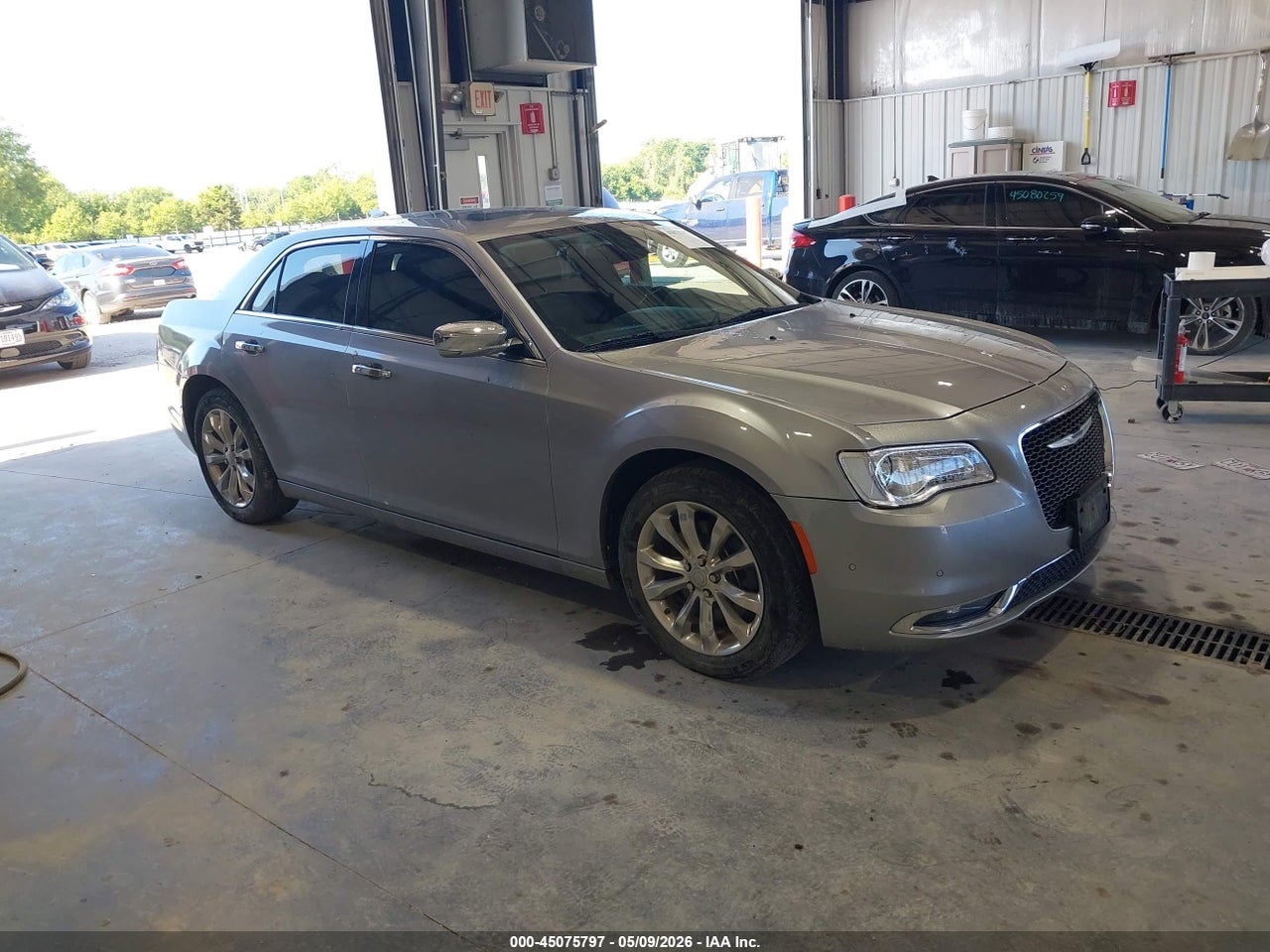 2C3CCAKG8FH****** · 2015 CHRYSLER 300C AWD