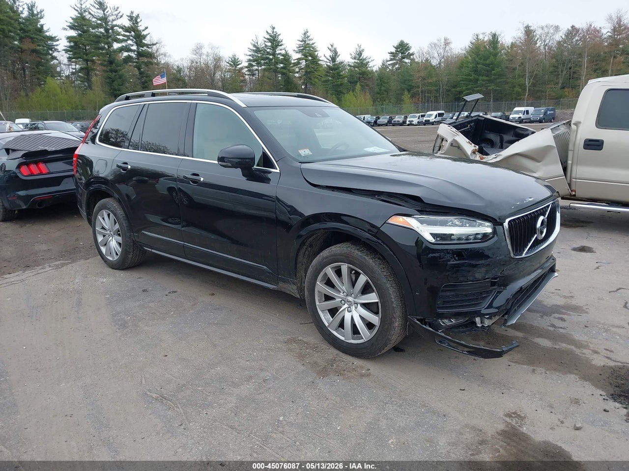 YV4A22PK5J1****** · 2018 VOLVO XC90 T6 MOMENTUM