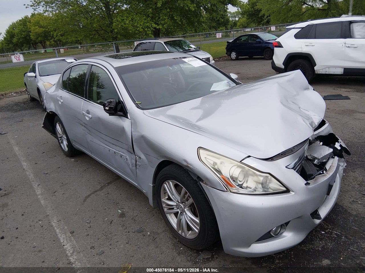 2013 INFINITI G37X   · 1/12