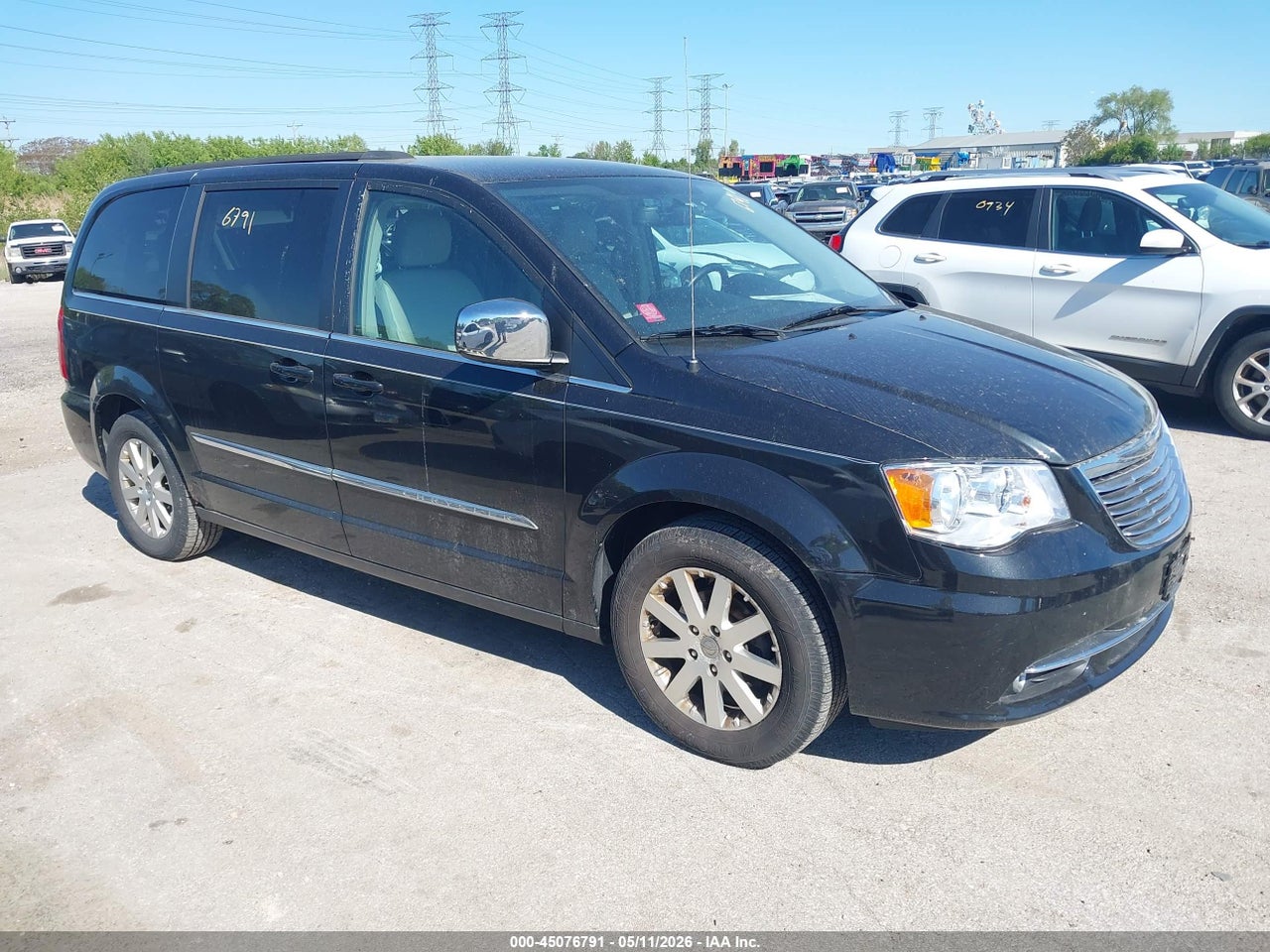2A4RR8DG3BR****** · 2011 CHRYSLER TOWN &amp; COUNTRY TOURING-L
