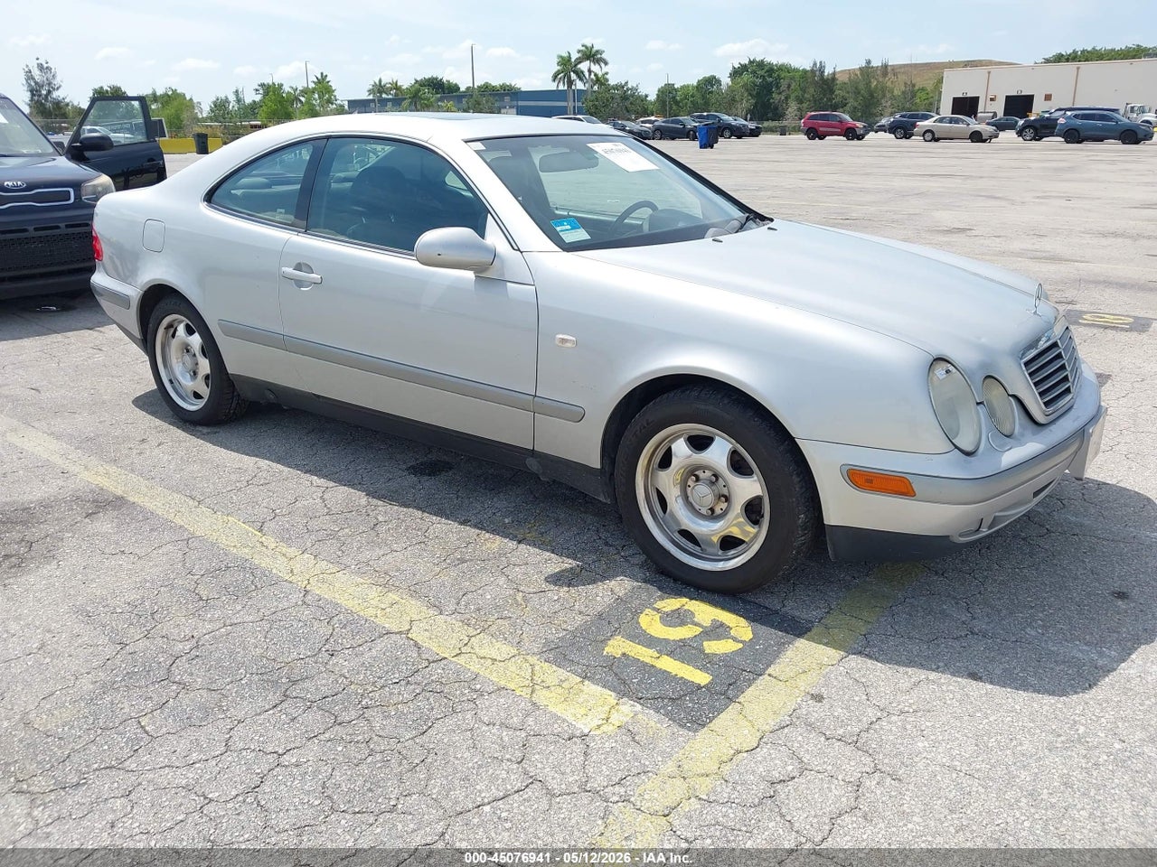 WDBLJ65G7XF****** · 1999 MERCEDES-BENZ CLK 320