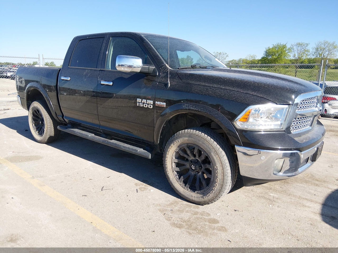 1C6RR7NT8HS****** · 2017 RAM 1500 LARAMIE  4X4 5'7 BOX