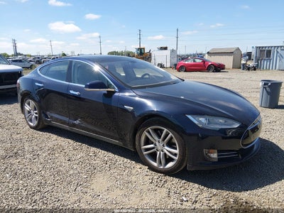 2014 TESLA MODEL S P85