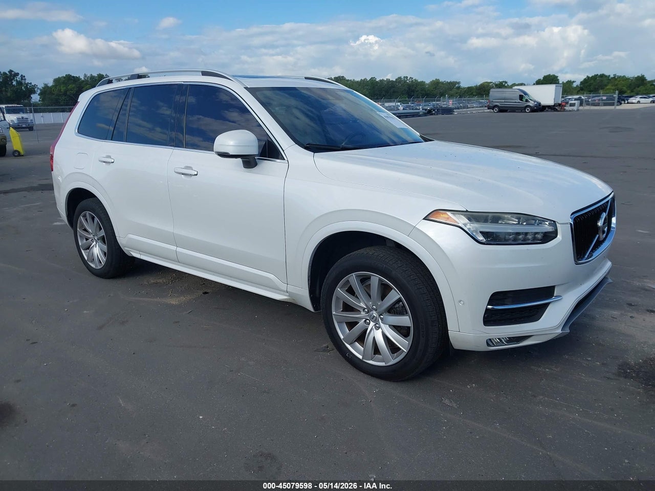 YV4A22PK2H1****** · 2017 VOLVO XC90 T6 MOMENTUM