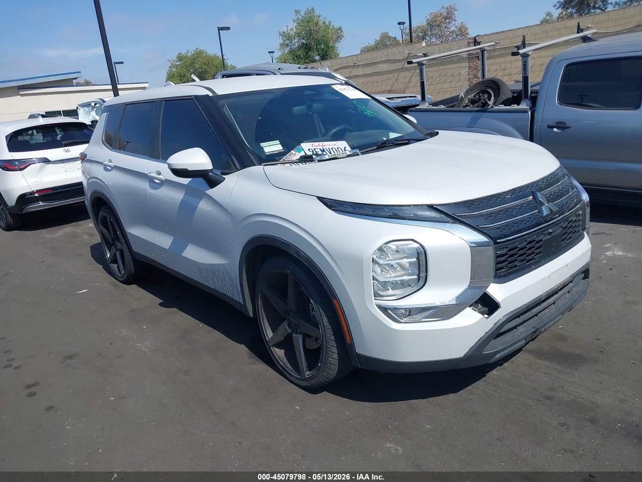 JA4J3TA86PZ****** · 2023 MITSUBISHI OUTLANDER ES 2.5 2WD