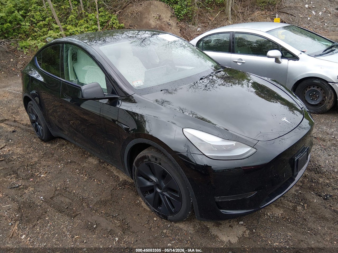 7SAYGDEE0SF****** · 2025 TESLA MODEL Y LONG RANGE DUAL MOTOR ALL-WHEEL DRIVE