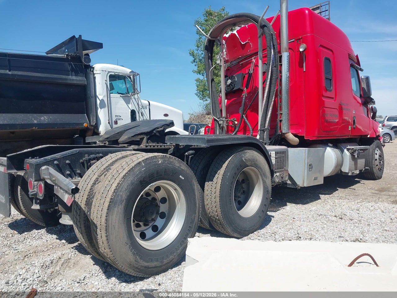 2020 FREIGHTLINER NEW CASCADIA 126 · 4/11