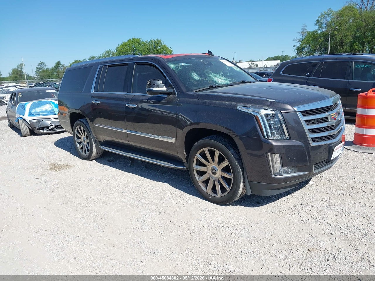 1GYS4HKJ0GR****** · 2016 CADILLAC ESCALADE ESV LUXURY COLLECTION