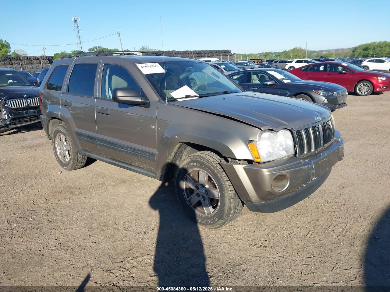 1J4GR48K75C****** · 2005 JEEP GRAND CHEROKEE LAREDO