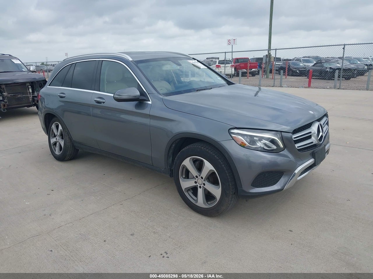 WDC0G4JB5HV****** · 2017 MERCEDES-BENZ GLC 300