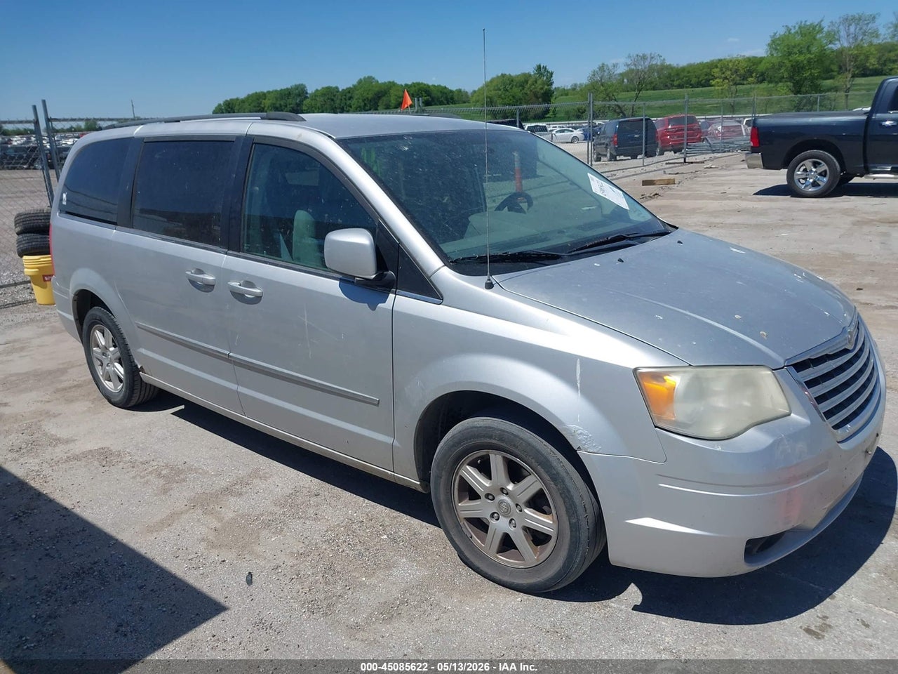 2A4RR5D18AR****** · 2010 CHRYSLER TOWN &amp; COUNTRY TOURING