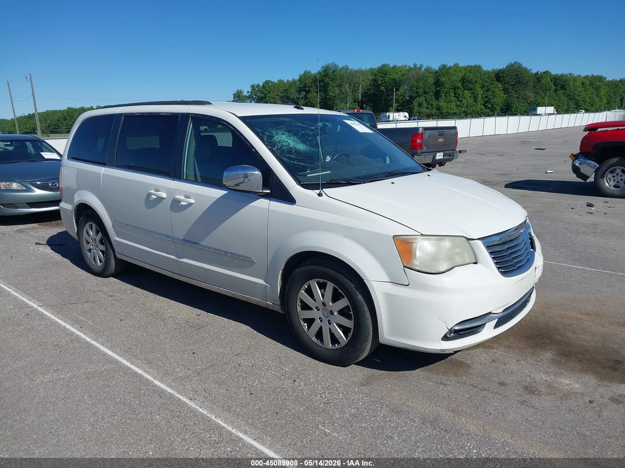 2A4RR8DG1BR****** · 2011 CHRYSLER TOWN &amp; COUNTRY TOURING-L