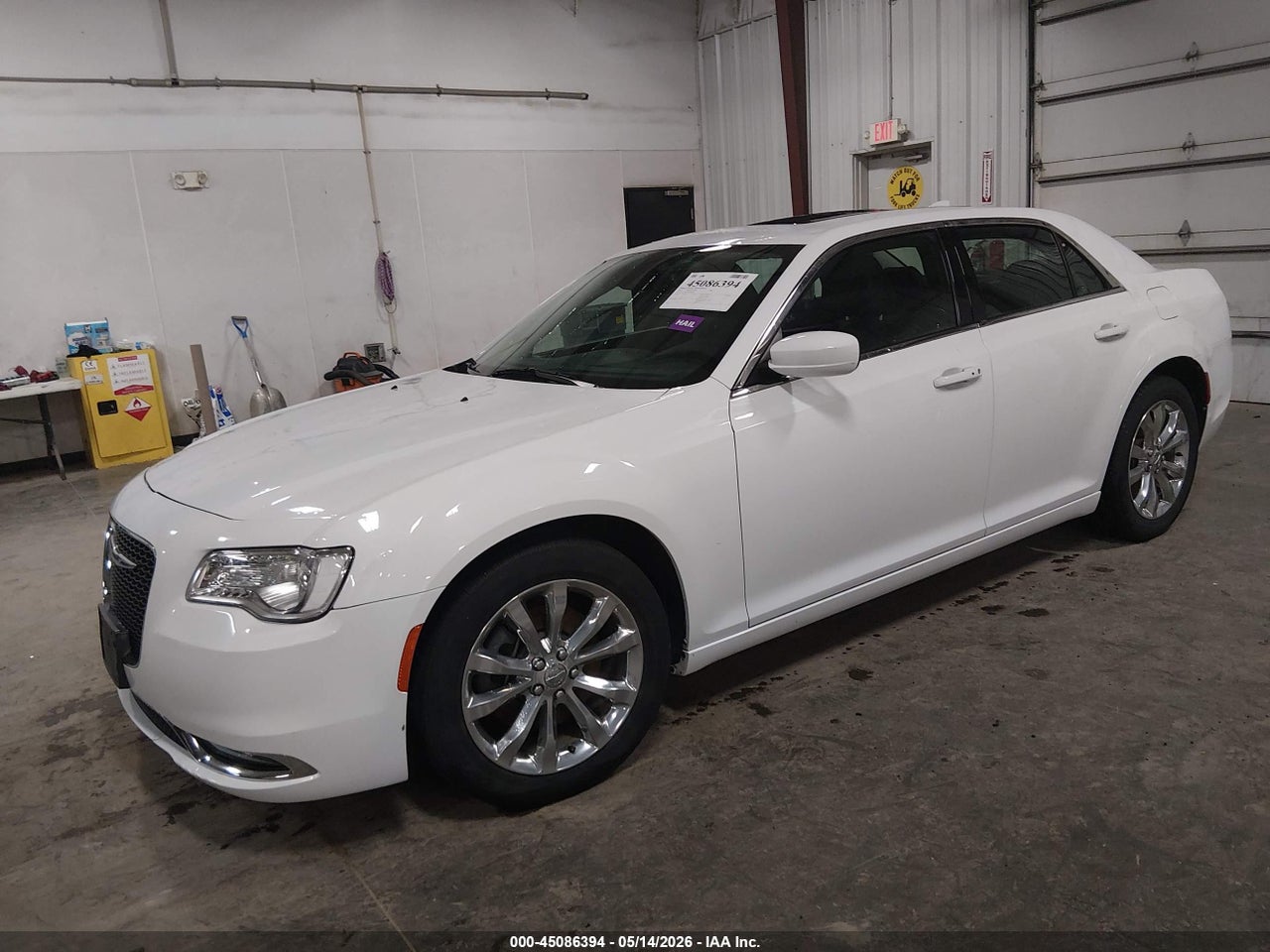 2015 CHRYSLER 300 LIMITED · 2/11