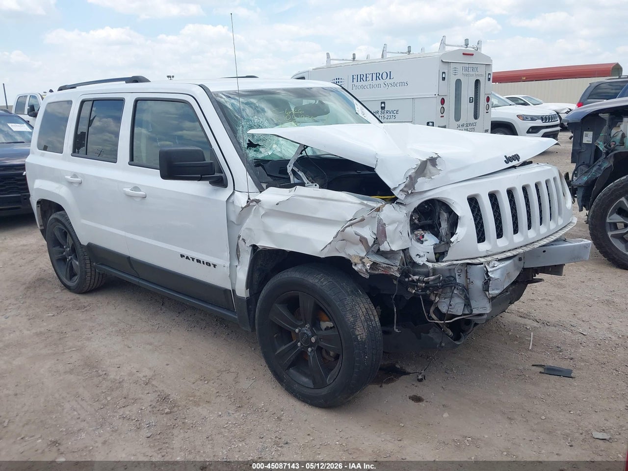 1C4NJPBAXED****** · 2014 JEEP PATRIOT ALTITUDE