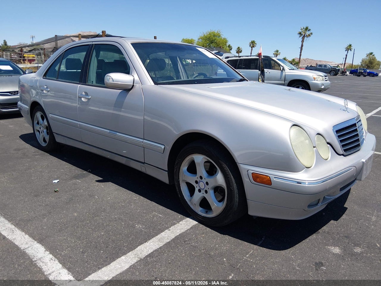 WDBJF65J82B****** · 2002 MERCEDES-BENZ E 320 SPECIAL EDITION