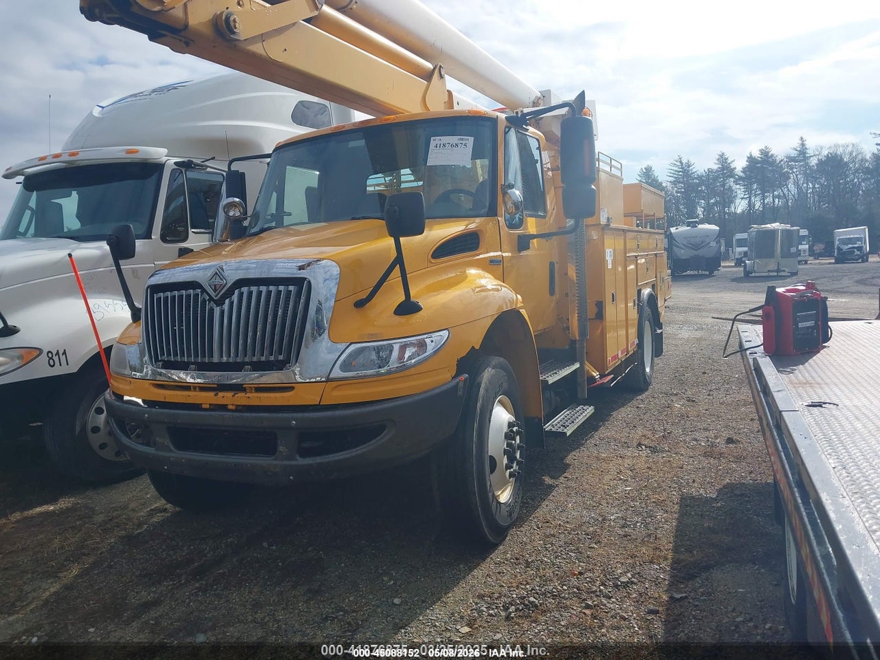 2009 INTERNATIONAL 4000 4400 · 2/4