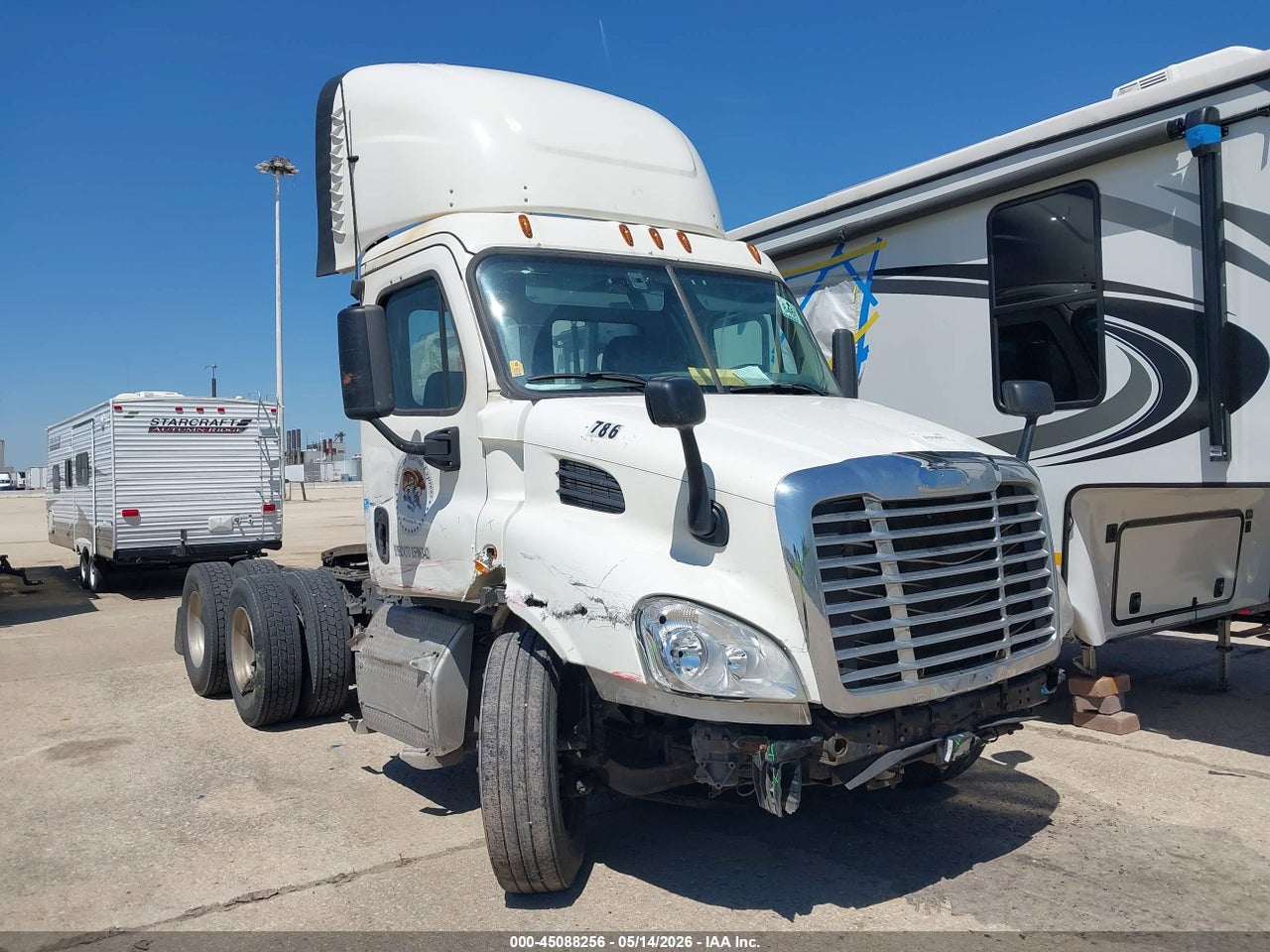 1FUJGBDV8HL****** · 2017 FREIGHTLINER CASCADIA 113